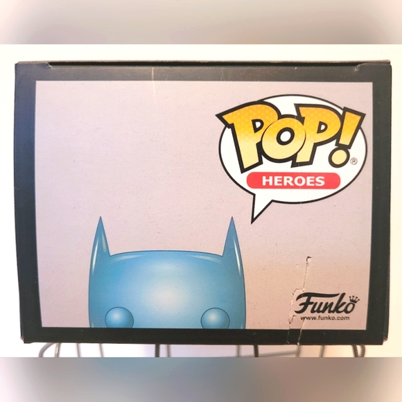 New Funko Pop! Teal Chrome Batman #144 - Picture 6 of 7